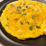 ビストリア - 白海老と青唐辛子のとろふわオムレツ