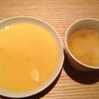RIVA - 冷たい梅の食べるスープ（左）
                蒸し餅　青柚子
                
