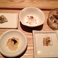 RIVA - 活け穴子氷〆　自家製煎り酒
                  真鯵　ひしおと生姜
                  瀬戸内しゃこ　自家製の甘だれと山葵
                  きすの昆布〆　自家製柚子こしょうと檸檬
                  手摘み生オリーブオイル　さざえと一緒に