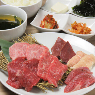 人気のお肉を揃えた2時間飲み放題付きコースが5,500円！