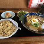 Chaini-Zu Hausu Pekin - ラーメン+チャーハンセット　¥950