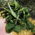 ラーメン 厚木家 - ほうれん草。