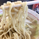 蔵出し味噌ラーメン やまぶき - 自家製麺リフト