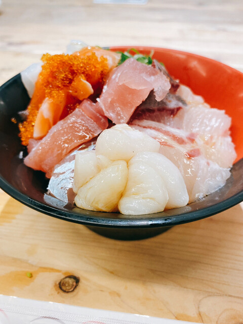 鮮魚を買ってその場でいただけます By Rycal フィッシュマーケット 白浜 魚介料理 海鮮料理 食べログ