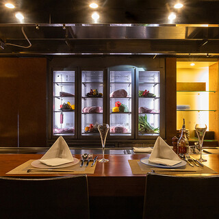 Experience with all five senses the variety of teppanyaki dishes prepared right in front of your eyes.