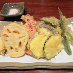 栄喜知 - お野菜の天ぷら。カリッと揚がってましたよぉ