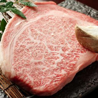 We offer carefully selected top-quality Japanese black beef! !