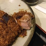 丸和 - 丸和のトンカツの肉は、実にジューシーです。ロースかつ定食