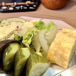 とらや - お漬物　玉子焼