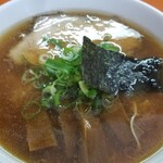 支那そば あおば - 醤油ラーメン
            ワンタン麺が食べたかったのに、もう提供していないとのこと(涙)