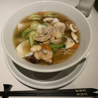中国飯店 富麗華 - 五目のスープそば
