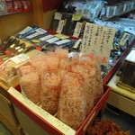 Shimamoto Nori - 削り立ての花鰹が店頭に並んでます。香ばしいんですよぉ。