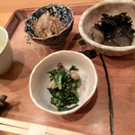 Umaimono Ooura - 春菊のお浸し、きんぴらごぼう、茄子の煮浸し