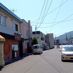らーめん みかん - 駐車場は南樽市場、豆腐の土門商店と共用