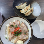 万人家 - 【平日限定】Ｂセット（花もり丼、餃子3個）¥300