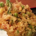 神田・むら治屋 - かき揚げは、トウモロコシ、枝豆等の夏野菜に海老がプリップリ～(*￣∇￣)ノ