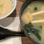 わっぱ定食堂 - お味噌汁の具材。