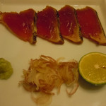 Okei Sushi - 鰹（藁で燻したもの）