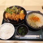 はなまるうどん - から揚げ定食（4コ）　690円　＋　かけ（小）　230円
            ごはん大盛り無料