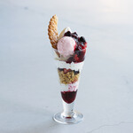 中洞農場軟霜淇淋混合莓果凍糕