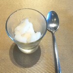 La Brianza - セージとレモンのグラニテ。おいしいお口直し