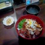 Yakiniku Don Senmonten Momo - カルビ&セセリ丼[並](¥1,100)
                      ピリ辛味噌だれ
                      肉増増(¥275)