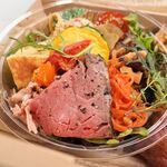 西鎌倉ニヨンマル - Special BENTO ※ローストビーフ・うめしゃぶ・ハニーマスタードチキン・かまくらやさいサラダ他（西鎌倉ニヨンマル）