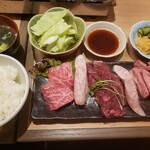 焼肉 輝 北新地 - 一人焼肉ランチのセット。量だけでなく質もいい！
