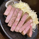 キセキ食堂 上尾店 - 上キセキすてーき定食２００グラム肉の断面