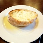 プルチーノ - パスタランチのパン