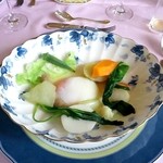 オーベルジュ ル・タン - 温泉卵が真ん中にある、温野菜