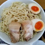 Men Sake Dokoro Iccho Mae - 麺アップ    焼豚は、脂ギットリ