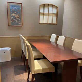 テーブル個室。現在は5名様～10名様でご利用可能。