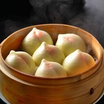 本格的香港料理と火鍋担々麺の店 クーロン - ミニ桃まんじゅう