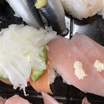 はま寿司 - 「サーモンアボカド」と「びんちょうまぐろ山わさび」は美味しいっ！！