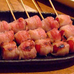 Yakitori Dainingu Itadaki Kokko-Chan - 「トマトのベーコン巻き串」　まさに絶妙なコンビネーション！