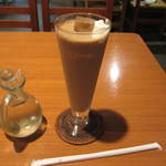 COFFEE JAZZ GENIUS - アイスカフェオレ（578円）です。