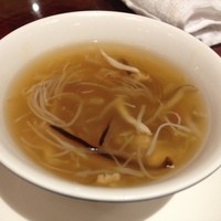 萬珍樓 本店 - スープはフカヒレ