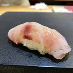 兄弟寿し - 新潟 新川漁港 甘鯛昆布締め(握り)