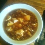 餃子のドラゴンキッチン - ランチでフリーの麻婆豆腐。ご飯もフリーです。