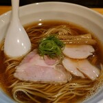 麺響 万蕾 - 醤油ラーメン(850円)