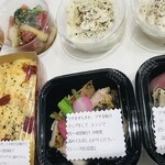 ル・シュクレ - 旬菜の焼きマリネ（上段左）NEWペンネのサラダ（上段右）　　春キャベツとカニのクリームグラタン（下段　左）鶏モモ肉のハーブロースト（下段右）