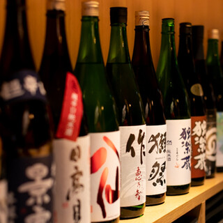 味わい豊かな日本酒や焼酎のほか、プレミアムなワインもご用意
