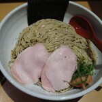 生姜醤油専門 我武者羅 - ぬらりとした麺。このままでも美味しい。