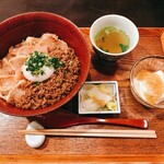 Torikappou Mizutaki Hajime - 鳥わさと鴨そぼろの二色丼　1200円