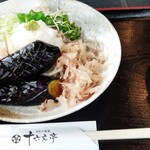 十六文亭 - 揚げ茄子おろし蕎麦（1,100円）。蕎麦は気持ち太めで固め、田舎蕎麦のようでした。美味しかったです。