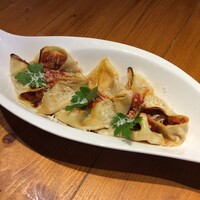 サルシッチャと牛肉煮込み入り包み焼きパスタ　フレニャッチェ