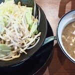 横浜家系ラーメン 鶴乃家 - 特製つけ麵冷盛り