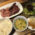 Yakiniku Ringo - ♪ 赤身ハラミと熟成牛タン定食 ¥1100