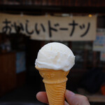 あたりきしゃりき堂 - ソフトクリーム(バニラ 150円)